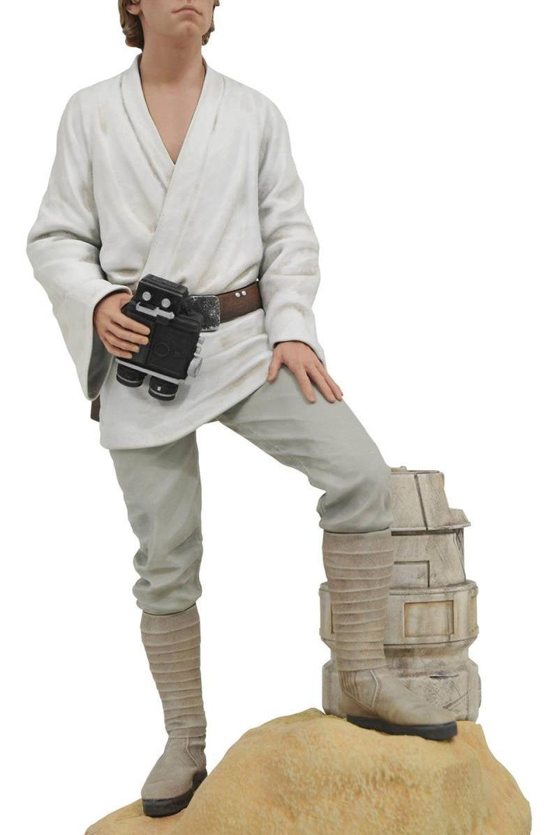 STAR WARS PREMIER COLLECTION LUKE DREAMER STATUE